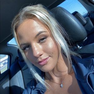 Meet your Posher, Leah